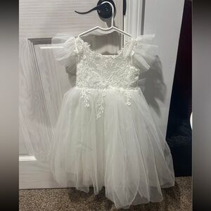 Elegant White Tulle Flower Girl Dress with Lace Bodice
